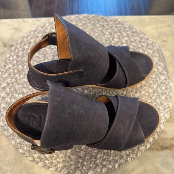 P. Monjo Navy Leather Chunky Heel Sandals - Women’s 39