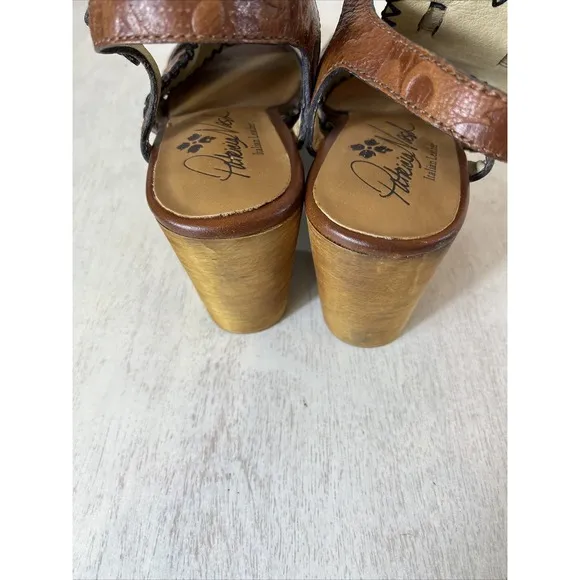 Patricia Nash Viola Brown Floral Leather  Wood Block Heel Sandals Size 9.5