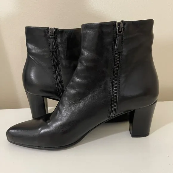 Prada Boots Womens 38 / 8 Black Leather Ankle Chunky Zip Designer Logo Italy