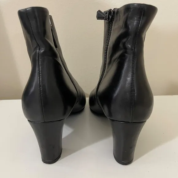 Prada Boots Womens 38 / 8 Black Leather Ankle Chunky Zip Designer Logo Italy