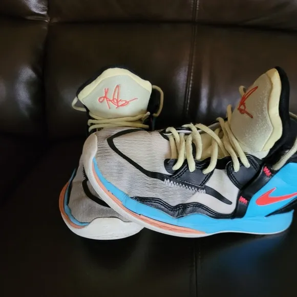 Pre- Worn Nike Kyrie Infinity SE BG 'White Citron Tint Baltic Blue' Sneakers