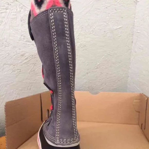 PRICE FIRM Sorel Joan of Arctic Knit II  7M boots
