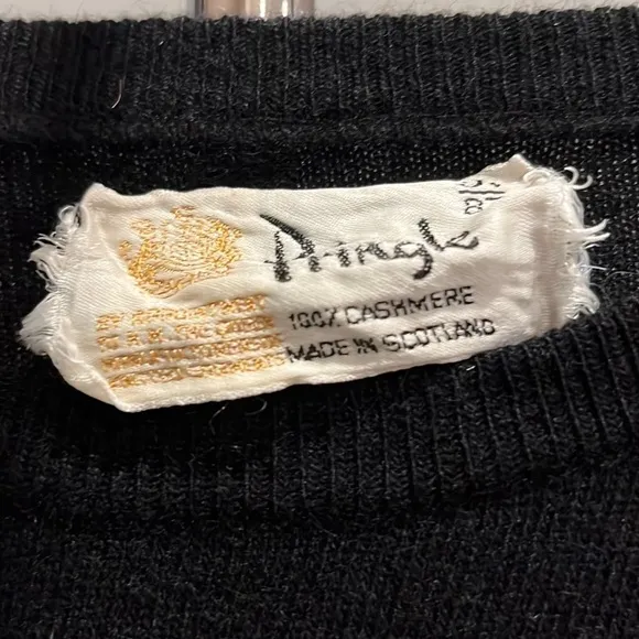 🍕Pringle of Scotland 100% Cashmere Sweater | Black Crewneck Ribbed Cuffs