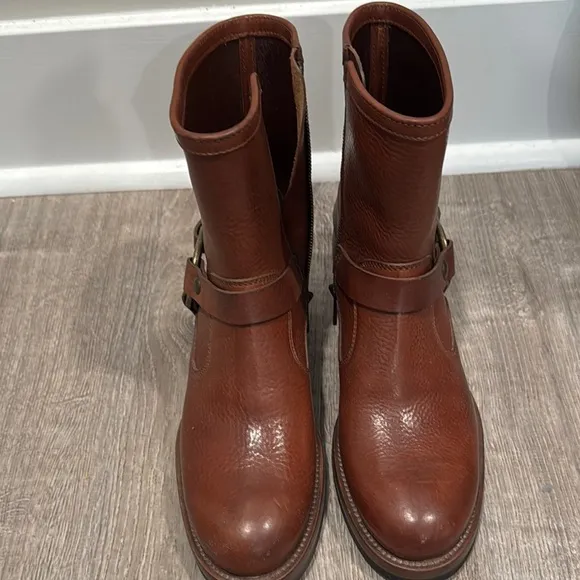 Pristine women’s Belstaff boots