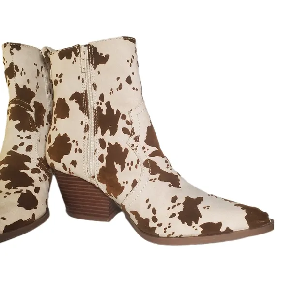QUPID Cowgirl Coastal Core Cow Print Brown Western Pointed Toe Bootie Women's 7