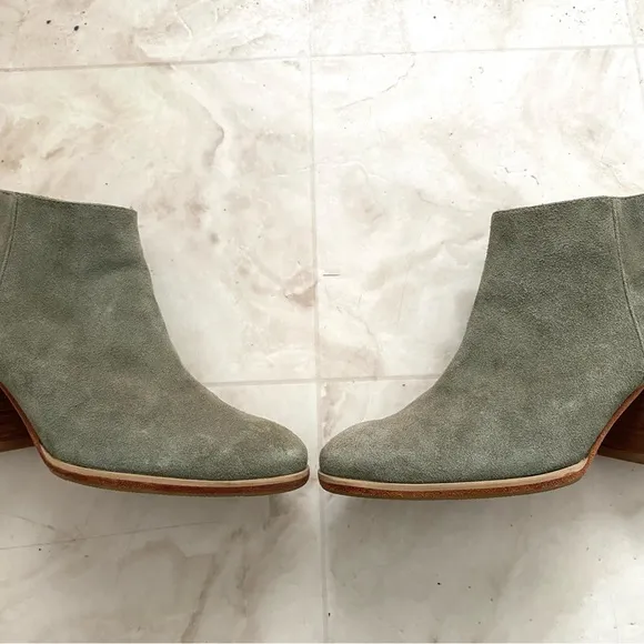 Rachel Comey Mars Dusty Green Suede Round Toe Chunky Heel Ankle Boots size 8