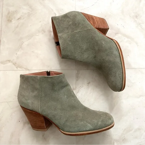 Rachel Comey Mars Dusty Green Suede Round Toe Chunky Heel Ankle Boots size 8