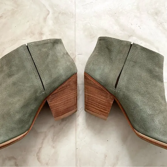 Rachel Comey Mars Dusty Green Suede Round Toe Chunky Heel Ankle Boots size 8