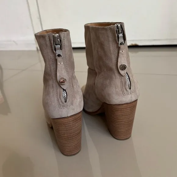Rag &amp; Bone New York CLASSIC NEWBURY Suede Boots in Beige Size 39