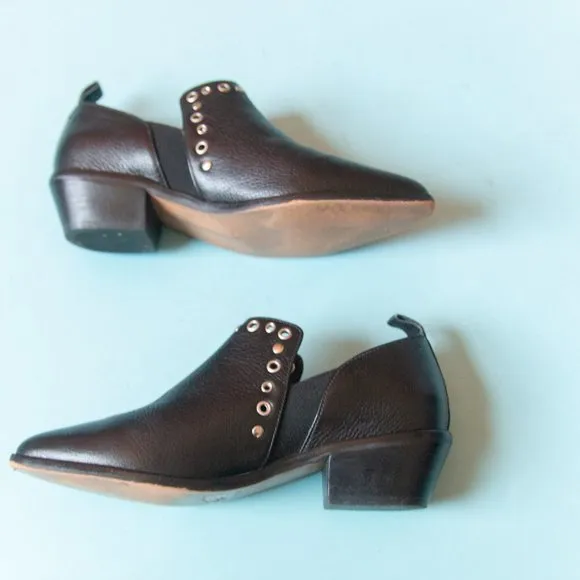 Rebecca Minkoff Annette Black Leather Pointed Toe Silver Grommet Ankle Boot Sz 6