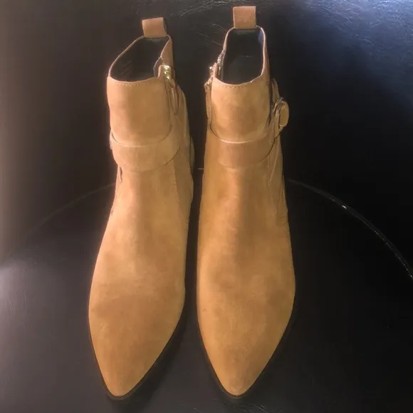Rebecca minkoff pointed toe bootie size 9