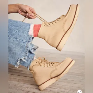 Red Wing Heritage Classic Moc Toe Boots