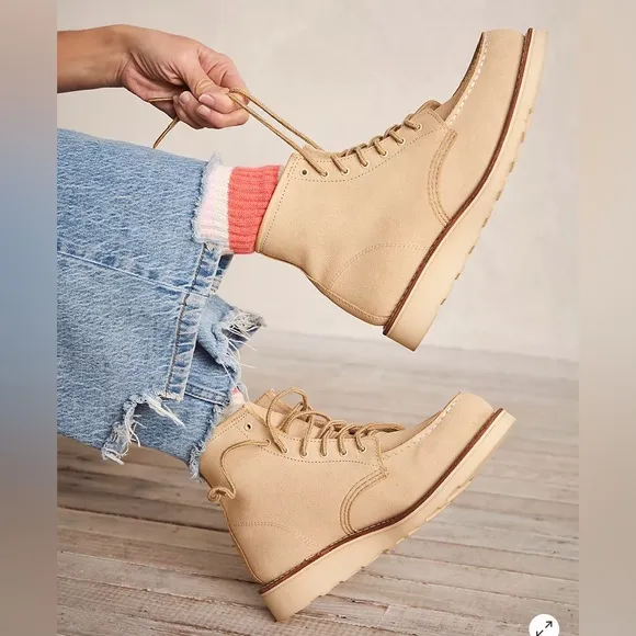 Red Wing Heritage Classic Moc Toe Boots