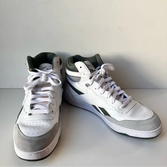 Reebok BB400 Unisex Dark Green, White, &amp; Light Gray Atheletic Mid Sneaker Sz:9.5