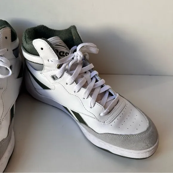 Reebok BB400 Unisex Dark Green, White, &amp; Light Gray Atheletic Mid Sneaker Sz:9.5