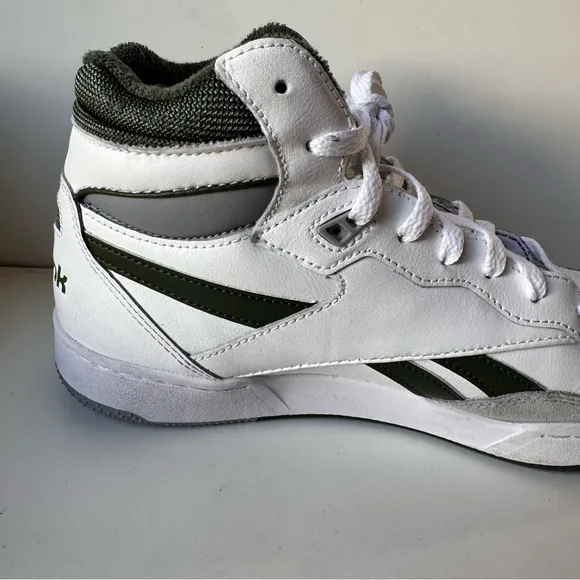 Reebok BB400 Unisex Dark Green, White, &amp; Light Gray Atheletic Mid Sneaker Sz:9.5