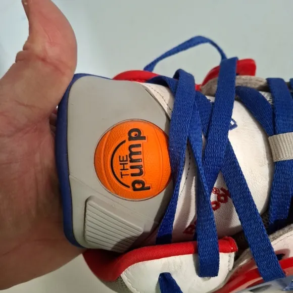 Reebok Pump Omni Zone II Men's‎ “Pistons” Basketball Sneakers 11.5