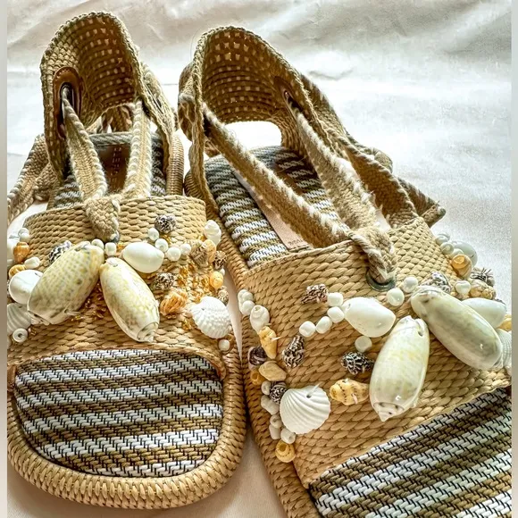 ROBERT CLERGERIE Bugeniet Tan Straw Sandals