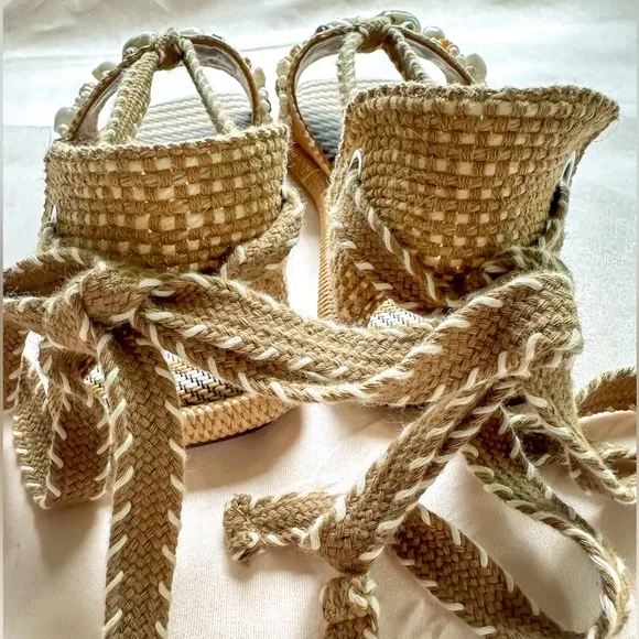 ROBERT CLERGERIE Bugeniet Tan Straw Sandals