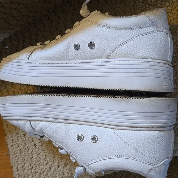 Roxy Womens White Sneakers 6.5 Bessie style Platform Lace Up Shoe Athleisure
