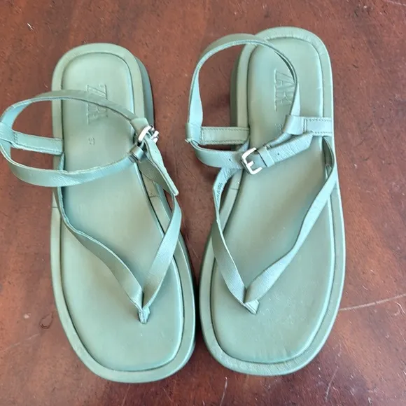 ✨SALE✨ ZARA LEATHER SANDALS✨SALE ✨