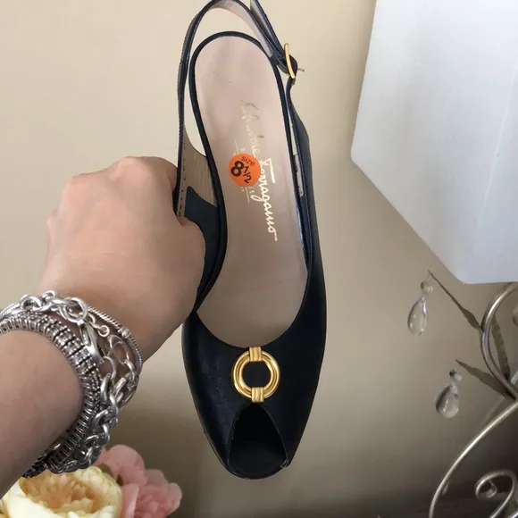 Salvatore Ferragamo slingback peep toe leather sandals Pumps