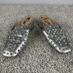Sam Edelman Agustus Mule Women's Size 10 Silver Studded Slip On Metallic