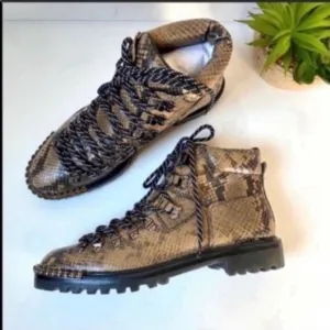 Schutz Ariabelle Lug Sole Booties 8.5 rhinestone detail