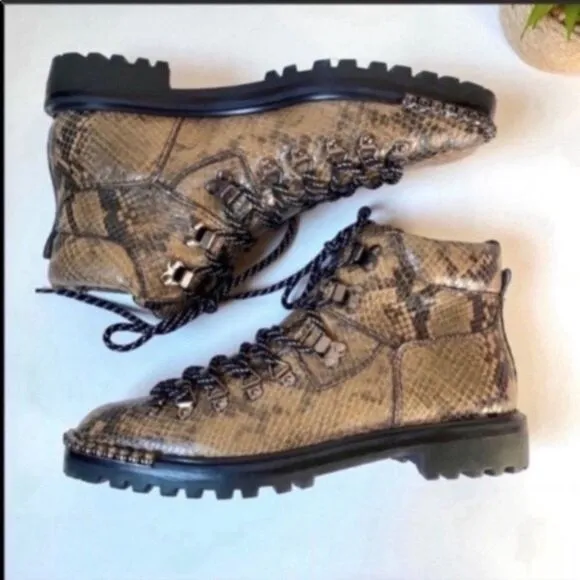 Schutz Ariabelle Lug Sole Booties 8.5 rhinestone detail
