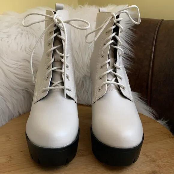 Seychelles | Lacey White Platform Lace Up Chunky Moto High Heel Boots NWOT 8.5M