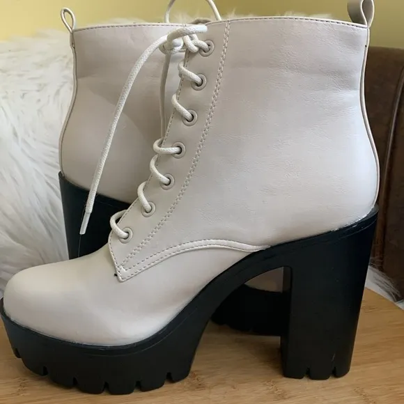Seychelles | Lacey White Platform Lace Up Chunky Moto High Heel Boots NWOT 8.5M