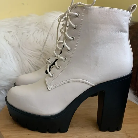 Seychelles | Lacey White Platform Lace Up Chunky Moto High Heel Boots NWOT 8.5M