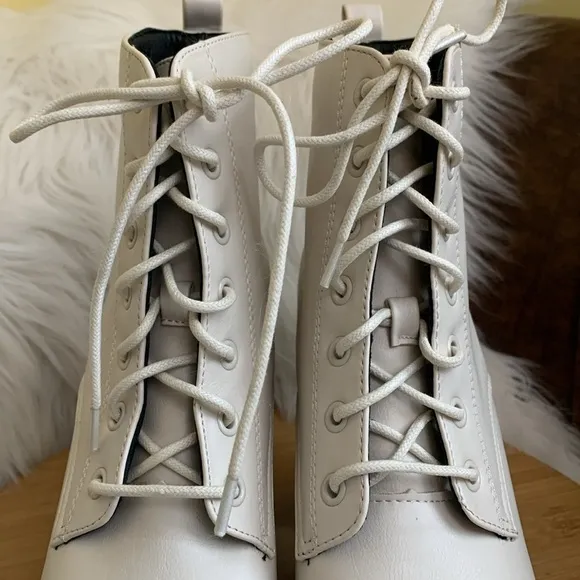 Seychelles | Lacey White Platform Lace Up Chunky Moto High Heel Boots NWOT 8.5M