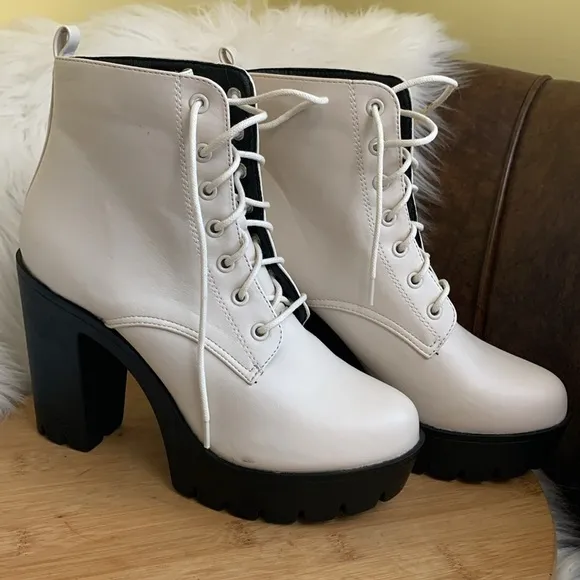 Seychelles | Lacey White Platform Lace Up Chunky Moto High Heel Boots NWOT 8.5M