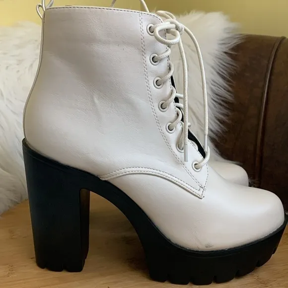 Seychelles | Lacey White Platform Lace Up Chunky Moto High Heel Boots NWOT 8.5M