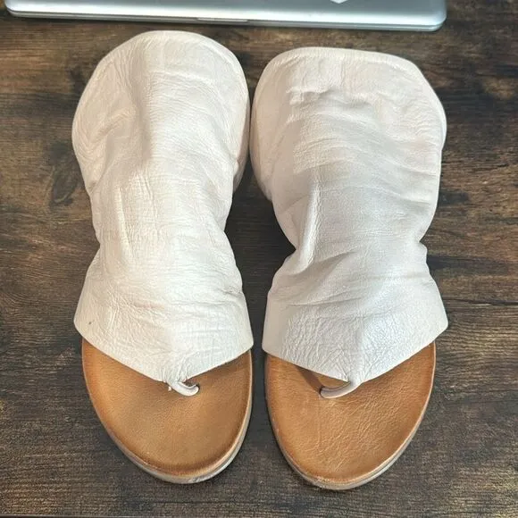 Sheridan Mia leather sandals size 39EU (8.5US)