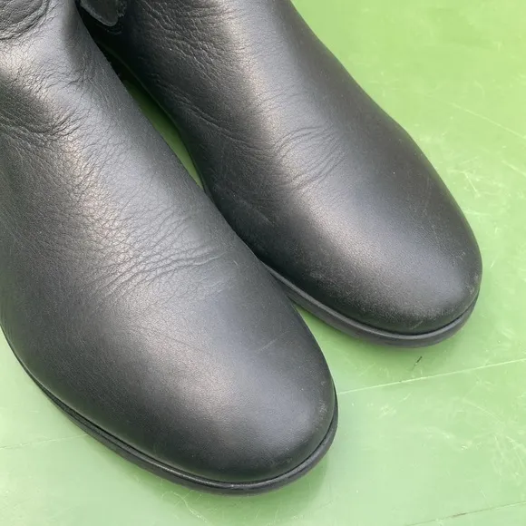 Shoe The Bear Chelsea Boots EU Size 41 US 8 Black Leather Elastic Side Panels