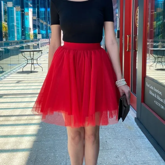 Short Red tutu tulle skirt - size small (fits size 0-8 US)