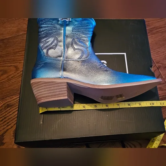 SHU SHOP Blue Metallic Western Boots – Size 7.5 – Brand New with Box