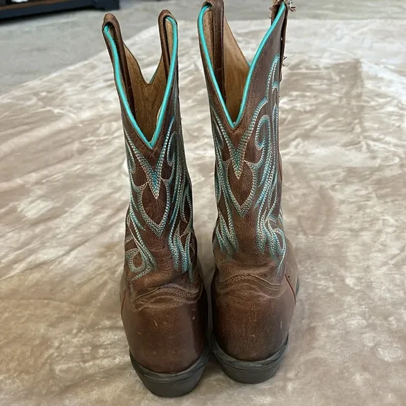 SHYANNE COWGIRL BOOT SIZE 9.5 Brown and Teal. Square toe Leather.