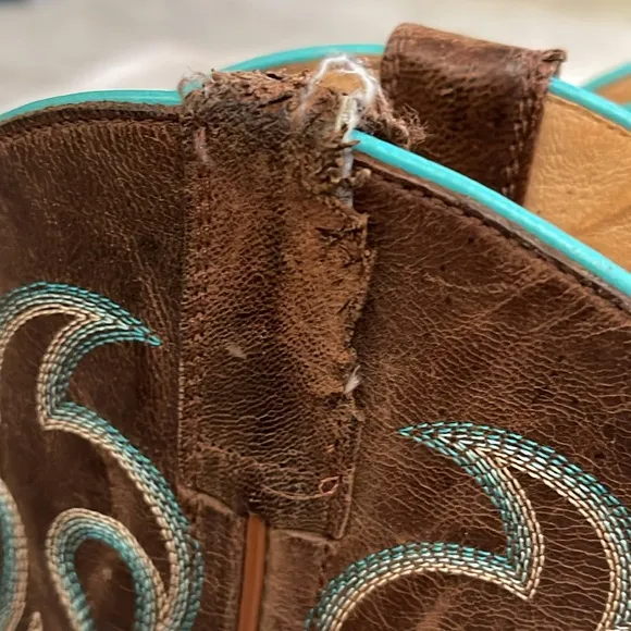 SHYANNE COWGIRL BOOT SIZE 9.5 Brown and Teal. Square toe Leather.