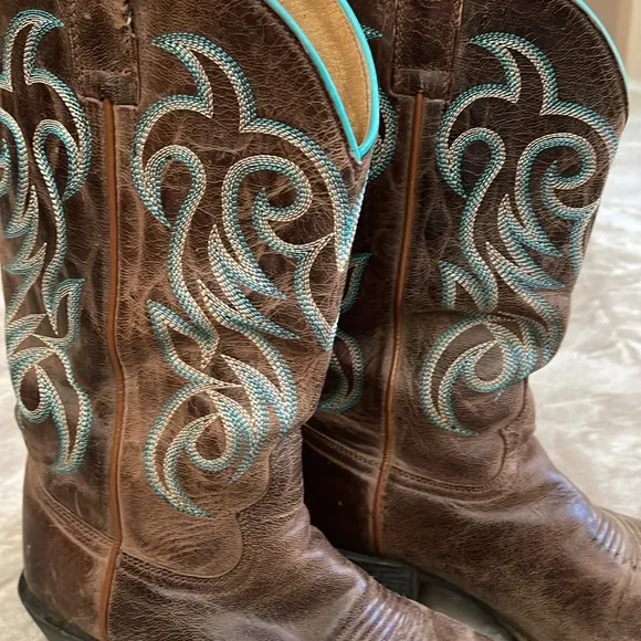 SHYANNE COWGIRL BOOT SIZE 9.5 Brown and Teal. Square toe Leather.
