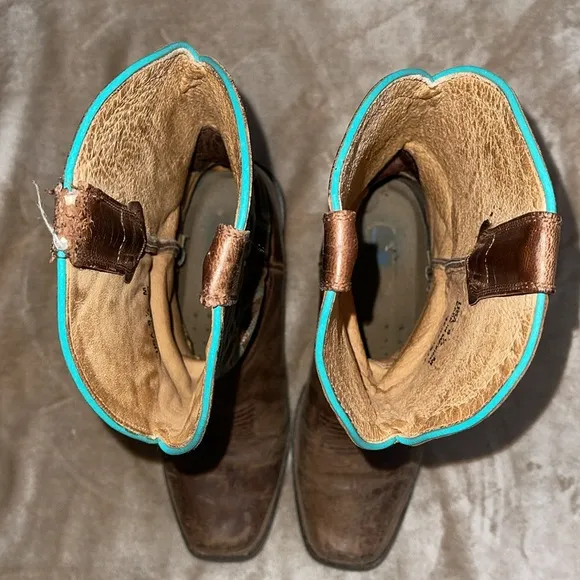 SHYANNE COWGIRL BOOT SIZE 9.5 Brown and Teal. Square toe Leather.