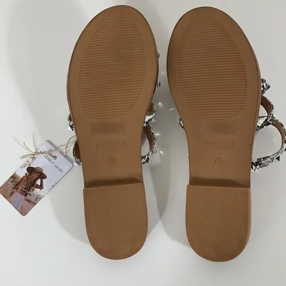 Sincerely Jules Women’s Tan/Silver Snake Skin Studded Sandals Size 7.5 New