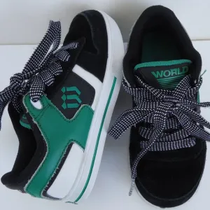 SIZE 11T. World Industries boy's havoc skater shoes.