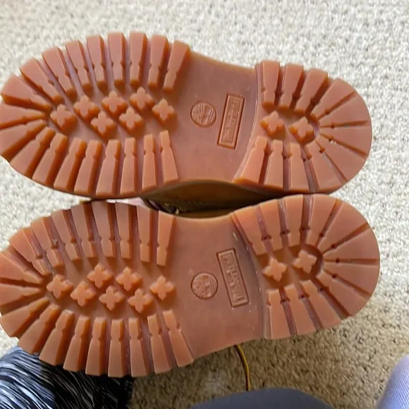 Size 8 Timberland boots