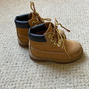 Size 8 Timberland boots