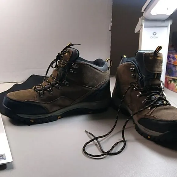Skechers Leather/synthetic Upper Waterproof Lace Up Men's Boots Country