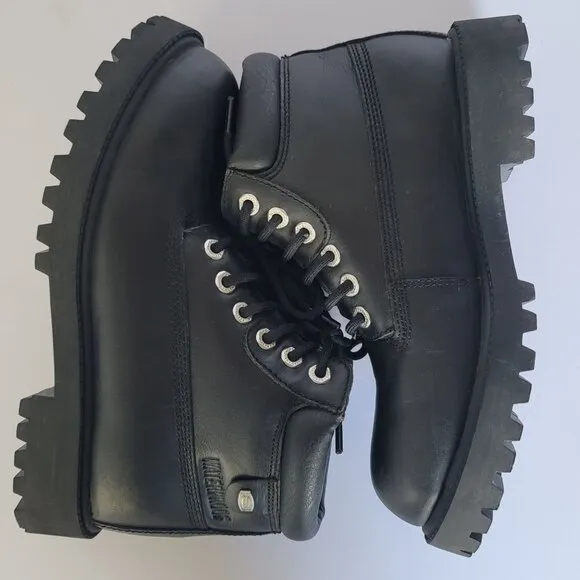 Skechers Men's Leather Waterproof Ankle Boots. Size US 7.5/EU 40