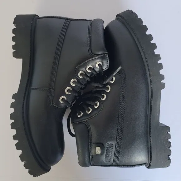 Skechers Men's Leather Waterproof Ankle Boots. Size US 7.5/EU 40